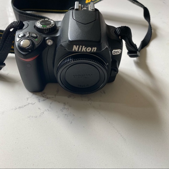 Nikon D60 with Camera Bag - Picture 5 of 6